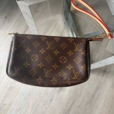 Louis Vuitton Monogram Pochette