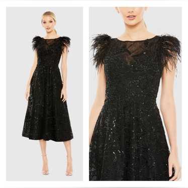 MAC DUGGAL 20400 NWOT Feather Shoulder Embellished