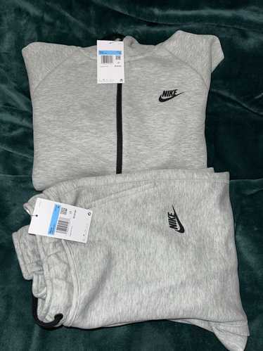 Nike Nike Tech Fleece Sweatsuit