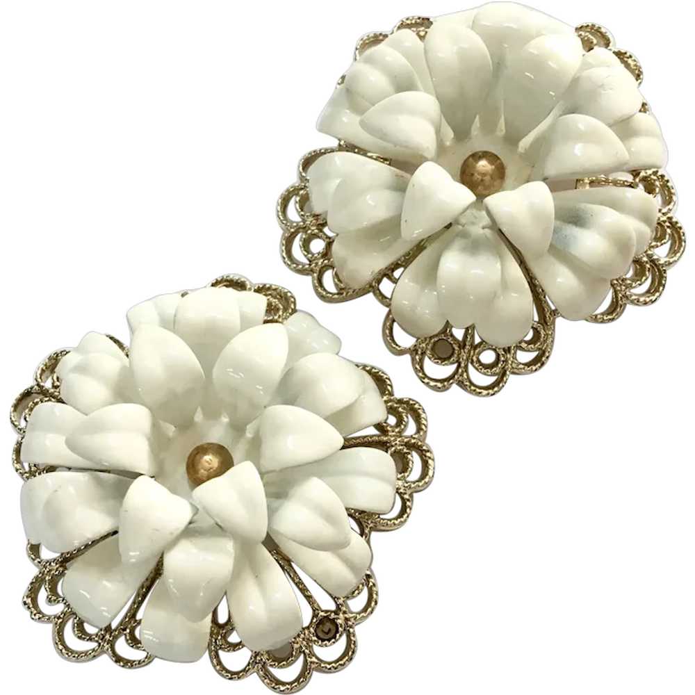 Sarah Coventry Large White Enamel Flowers Two Bro… - image 1