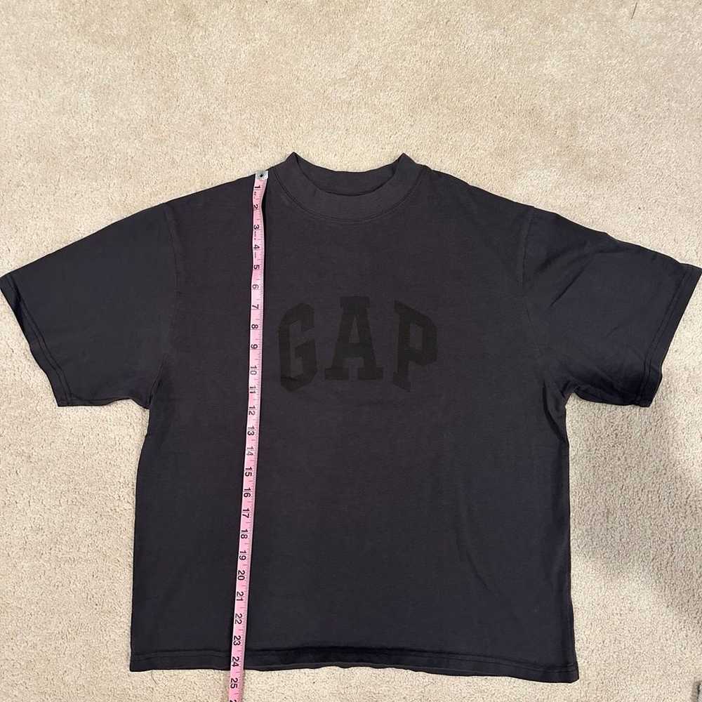 Gap t shirt - image 4