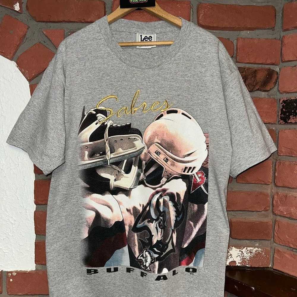 Vintage Lee Sport NHL Buffalo Sabres Grey Embroidered Goathead Equipment T-Shirt