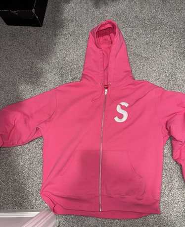 【Supreme】Big Logo Zip Up Hooded Magenta Supreme Big Logo Zip Up Hooded Sweatshirt (SS25) - $168
