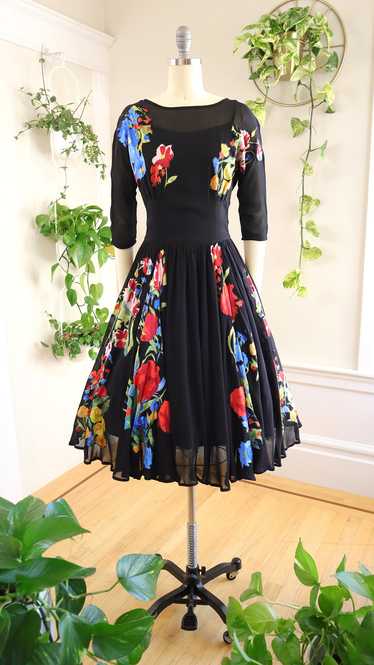 Modern TOP SHOP 1950s Style Floral Appliqué Dress 