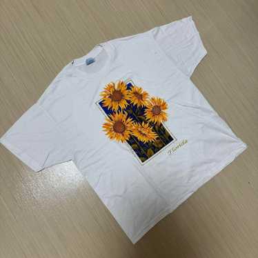 トップス 90s studio q sunflower t Vintage 90s Sun Flower Art Work Studio Q Murina Tee | Depop
