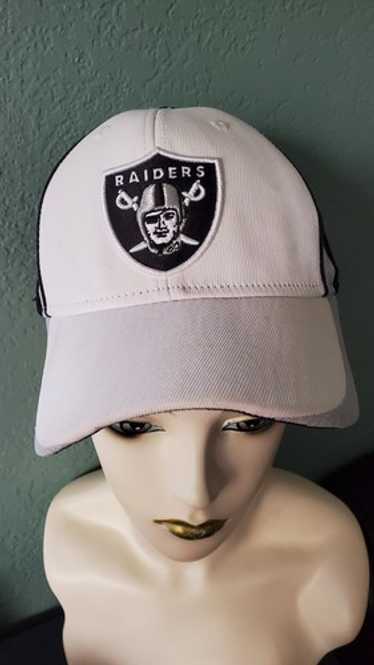 RAIDERS キャップ NFL ロゴ付き Reebok社製 Oakland Raiders Reebok NFL Fitted Cap Hat Black Crown/Visor
