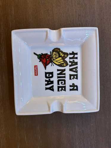 喫煙具・ライター Supreme Ceramic Ashtray 2015FW 喫煙具・ライター Supreme Ceramic Ashtray 2015FW Supreme