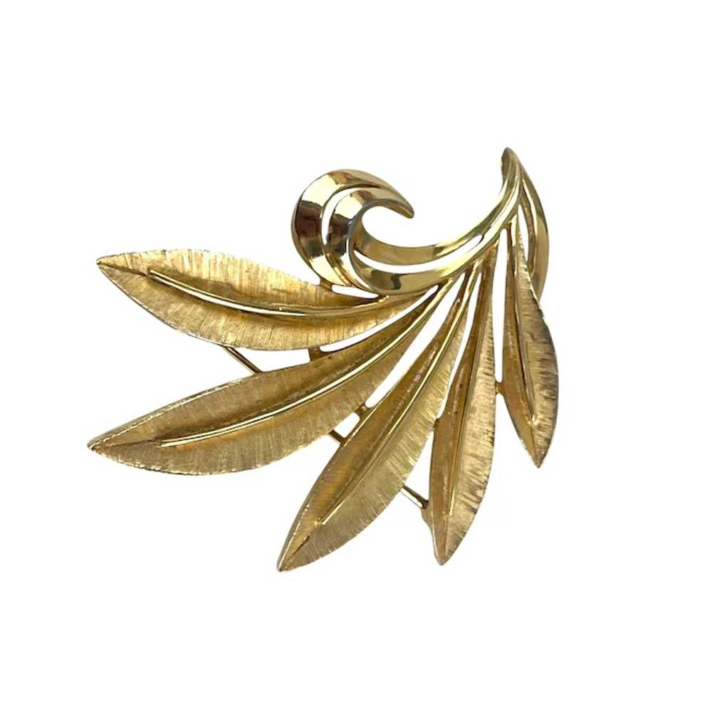 Vintage Trifari Gold Tone Leaf Brooch Pin Jewelry… - image 2