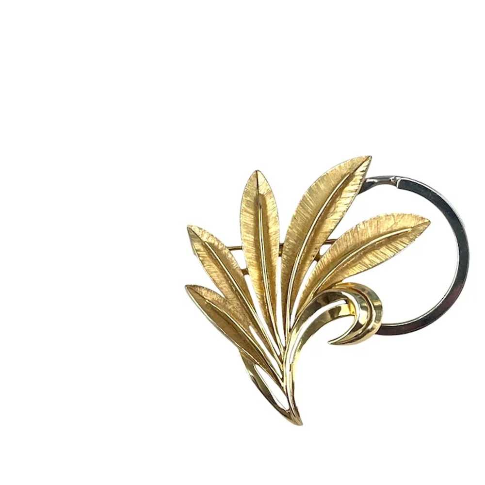 Vintage Trifari Gold Tone Leaf Brooch Pin Jewelry… - image 4