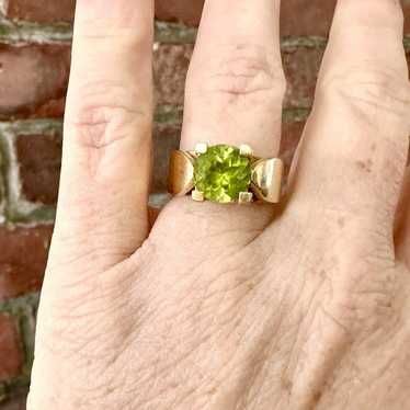 18k Gold Peridot Ring Size 8 14g
