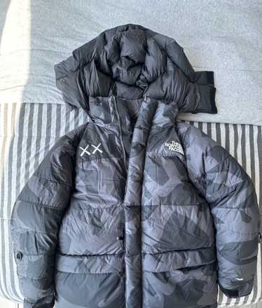 Kaws × the north - Gem