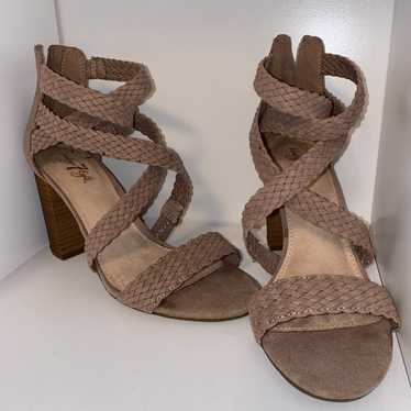 Beige “Vintage 7 Eight” Sandals with Heel size 7.5