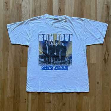 BON JOVI One Wild Night 2001 Tシャツ Lサイズ BON JOVI One Wild Night 2001 Tシャツ Lサイズ - メルカリ