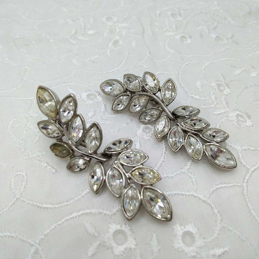 KJL Kenneth Jay Lane Vintage Stone Leaf Earrings - image 2