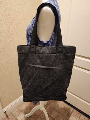 ヨガ・ピラティス lululemon  On My Level Bag black Lululemon On My Level Bag *19L - Black / Gold - lulu fanatics