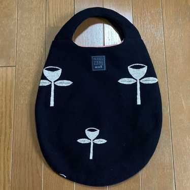 Mina perhonen egg - Gem