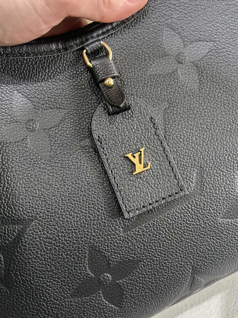 Louis Vuitton Louis Vuitton CarryAll PM Black - image 11