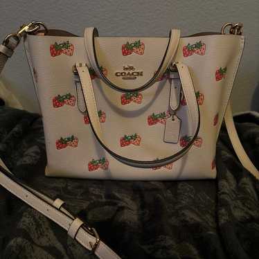 Strawberry coach tote - Gem