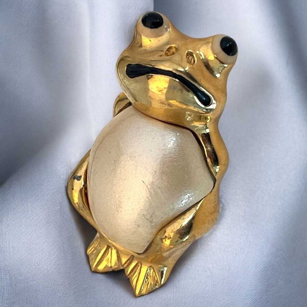Vintage Kenneth J Lane Pin Frog Simulated Pearl B… - image 1