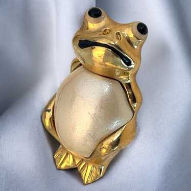 Vintage Kenneth J Lane Pin Frog Simulated Pearl B… - image 1