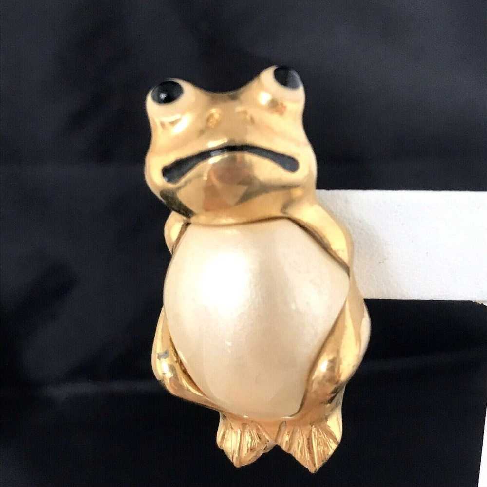 Vintage Kenneth J Lane Pin Frog Simulated Pearl B… - image 2
