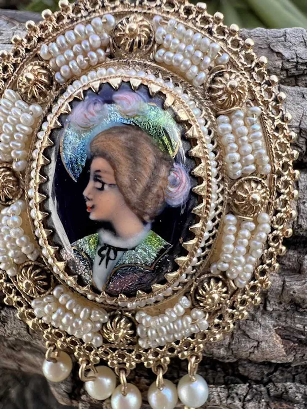 14K Yellow Gold French Enamel Portrait Pin - image 4