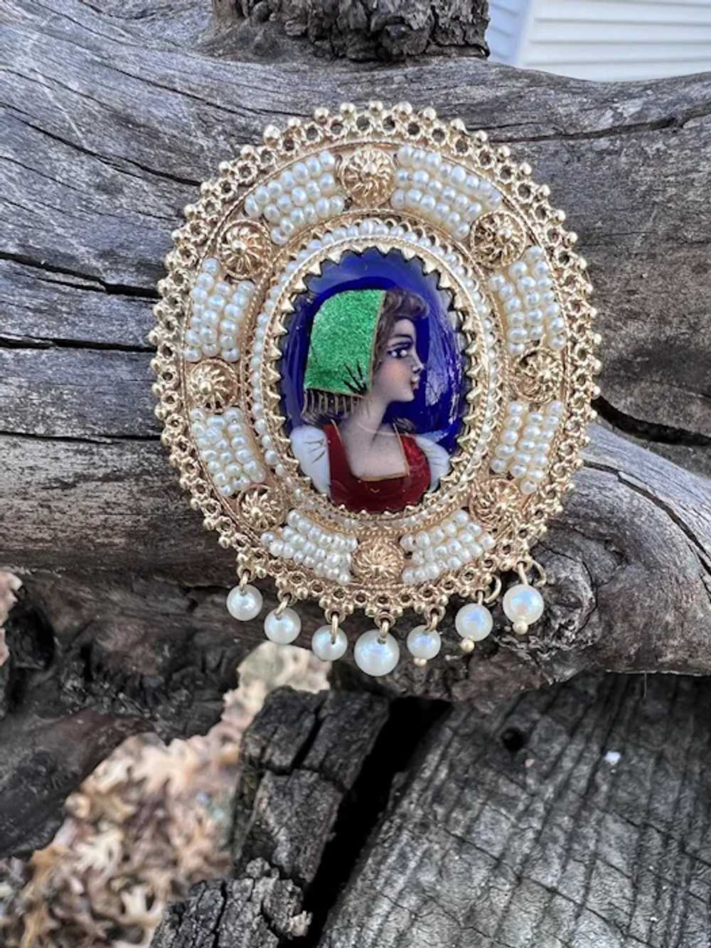 14K Yellow Gold French Enamel Portrait Pin - image 3