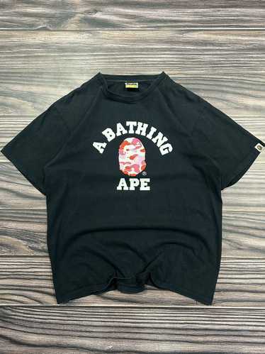 A BATHING APE ★ ABC CAMO COLLEG Tシャツ エイプ カモ ロゴ ABC CAMO COLLEGE TEE | bape.com