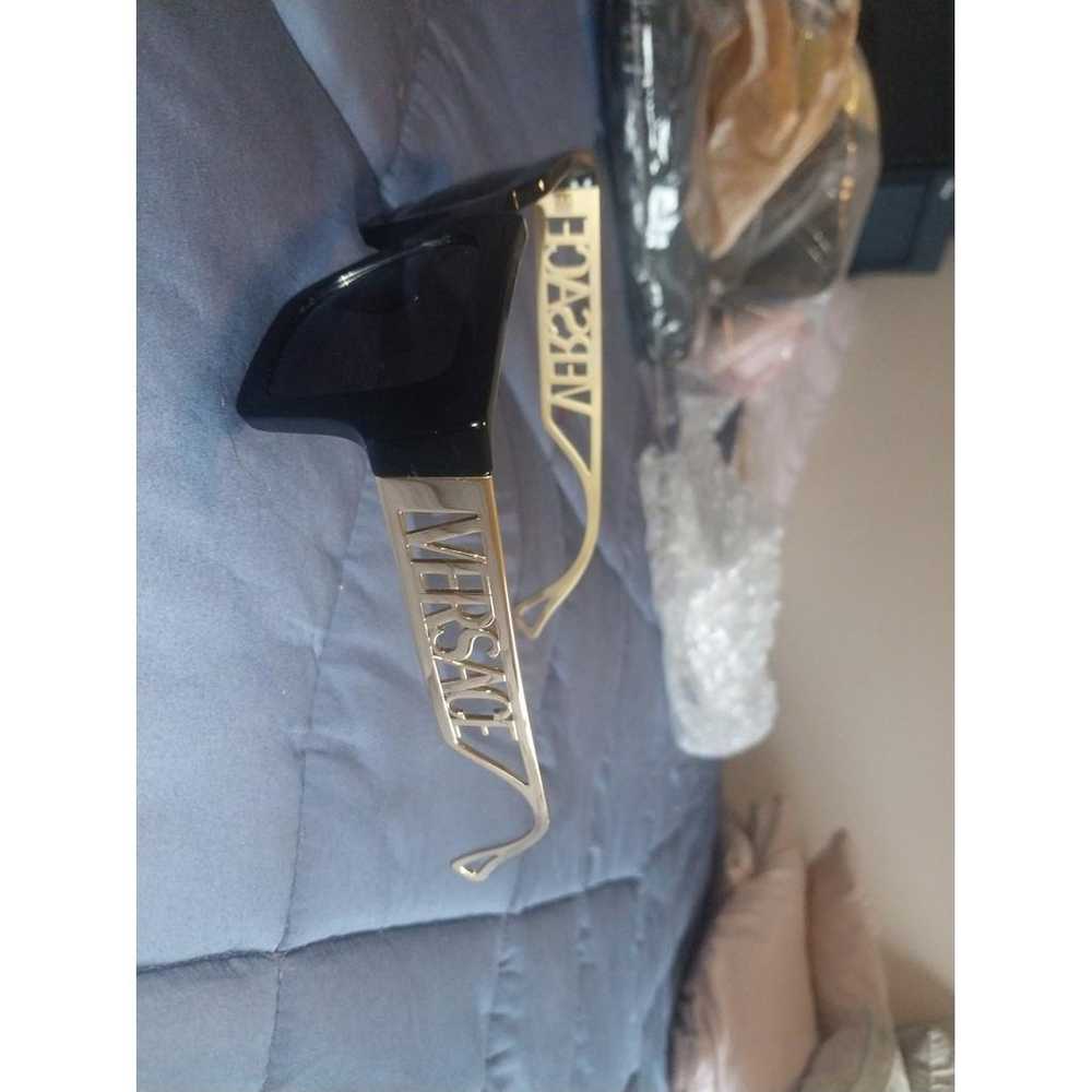 Versace Oversized sunglasses - image 7