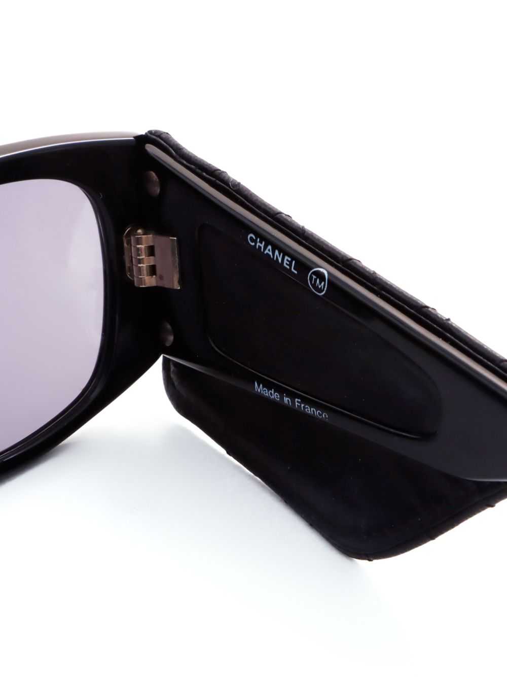 CHANEL Pre-Owned 2000s oval-frame diamond-quilted… - image 3