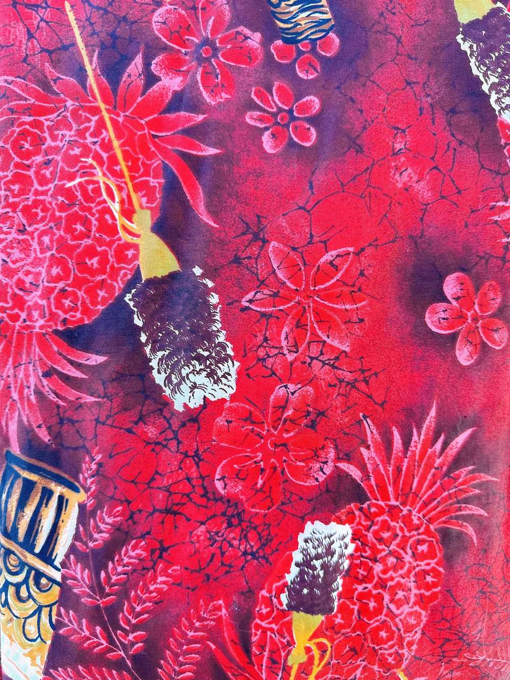 1950s / 1960s Bongos & Pineapples Red Hawaiian Sh… - image 9