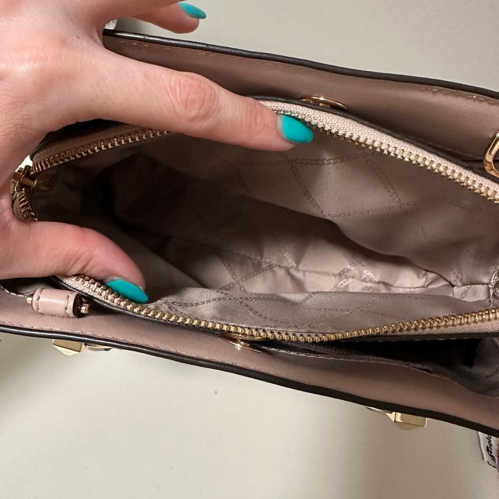 Michael Kors purse - image 8