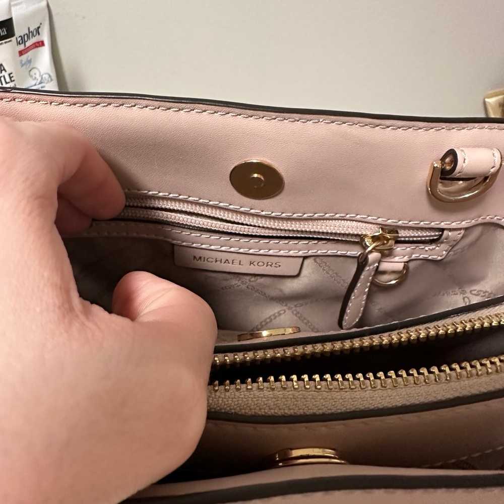 Michael Kors purse - image 9