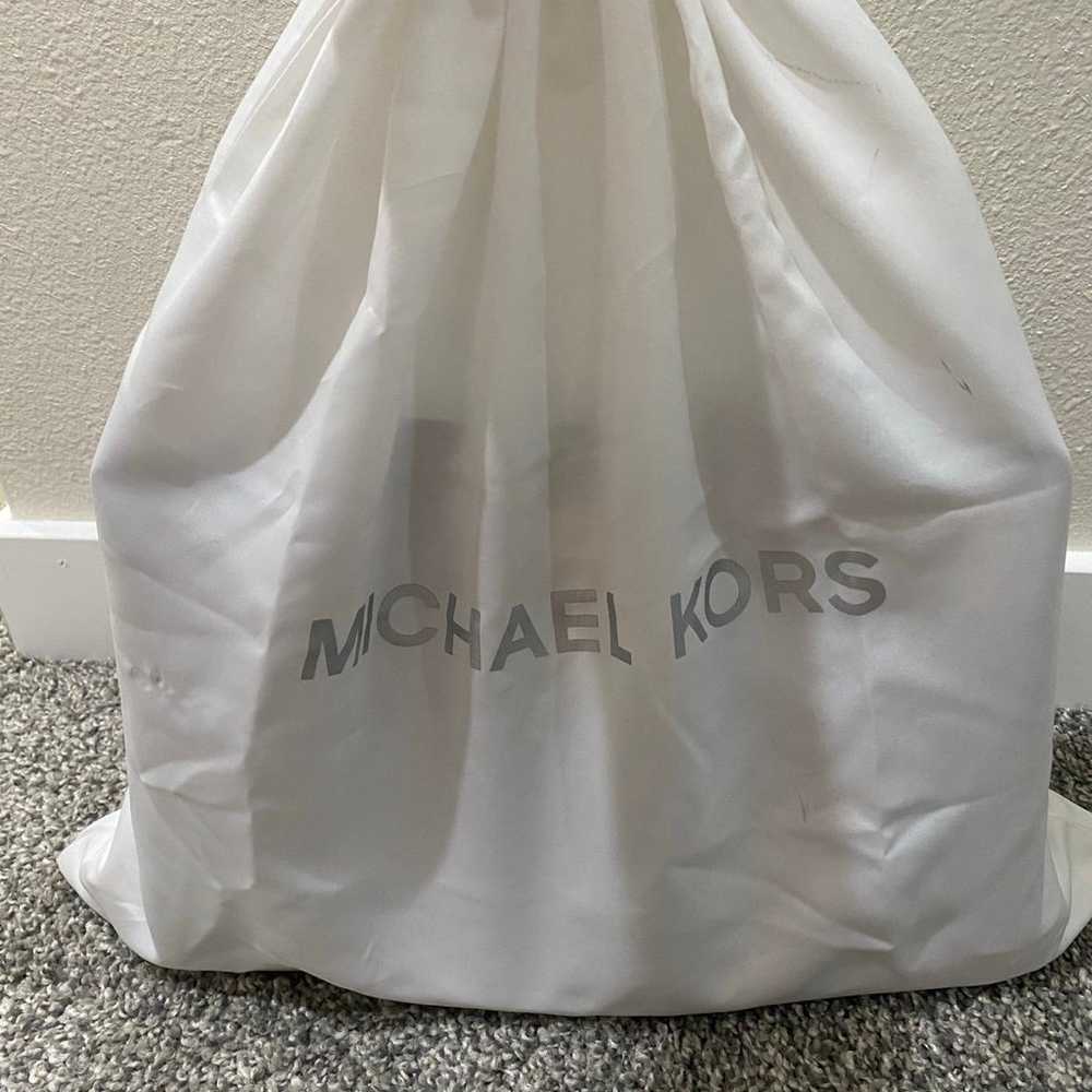 Michael Kors Purse & Wallet - image 9