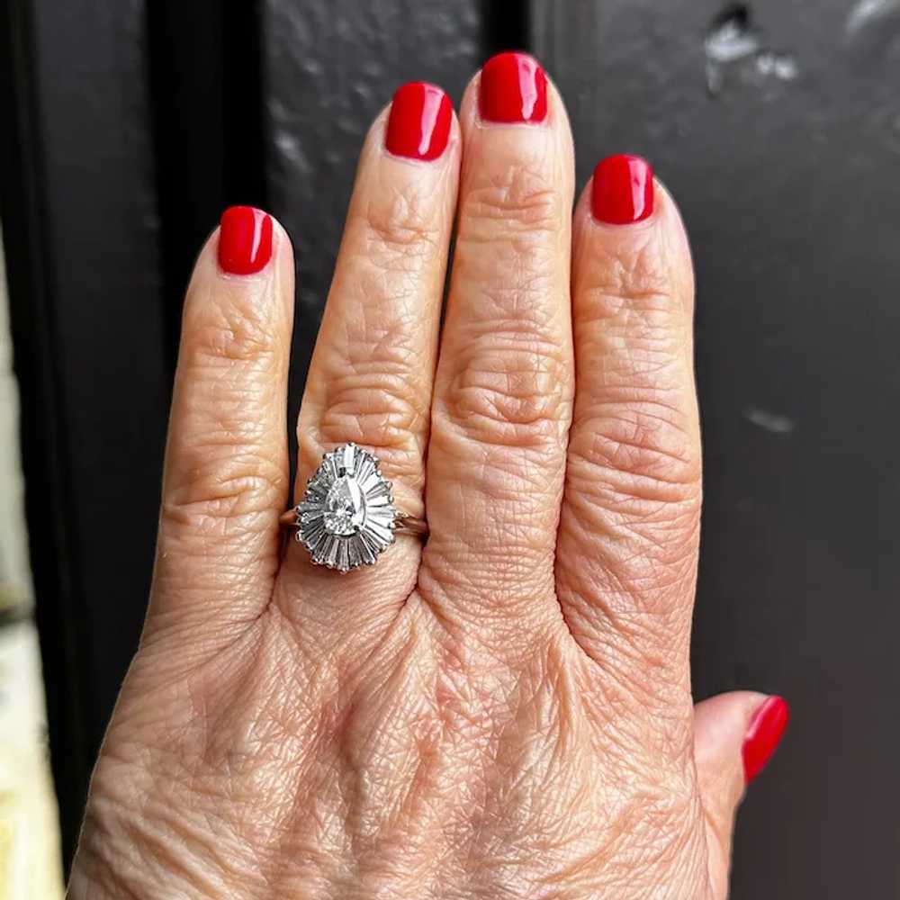 18k White Gold Diamond Ring - image 6