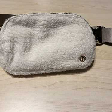 LULULEMON EVERYWHERE BELT BAG