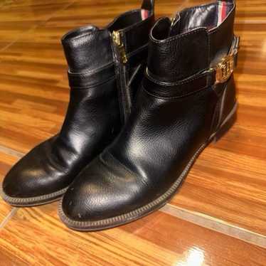 Tommy Hilfiger black booties size 7