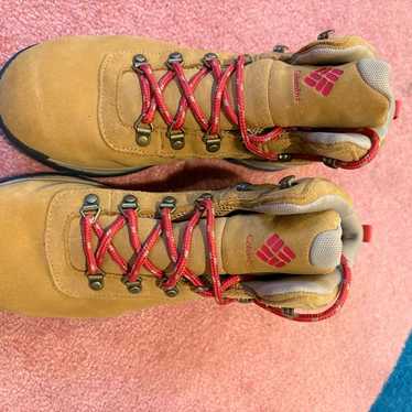 Columbia Newton Ridge Hiking Boots