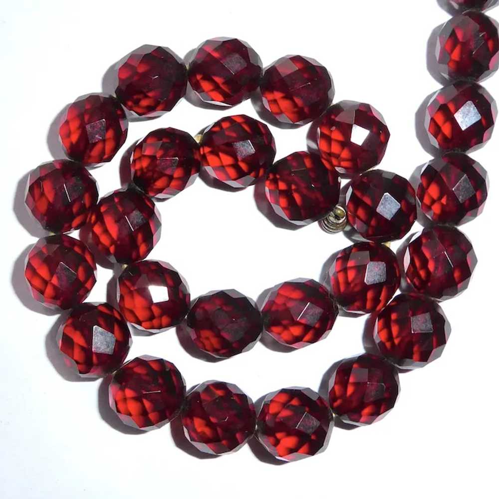 Cherry Amber Faceted Bakelite Choker Necklace - image 4