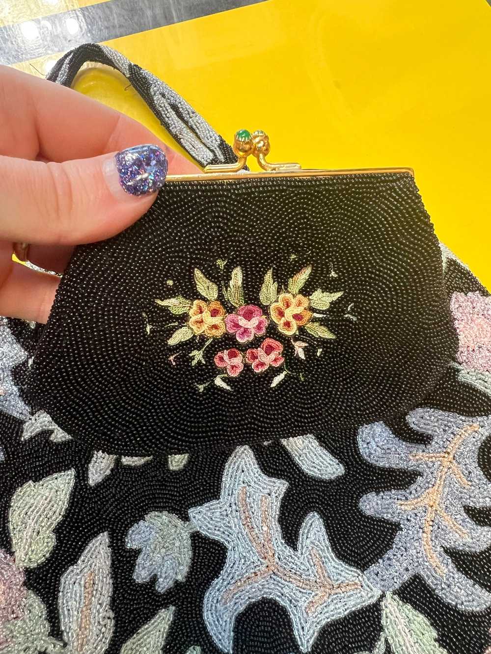 40’s-50’s Black Beaded Leaf Pattern Purse - image 5