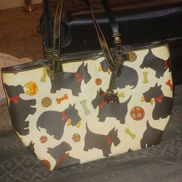 Dooney and bourke purse