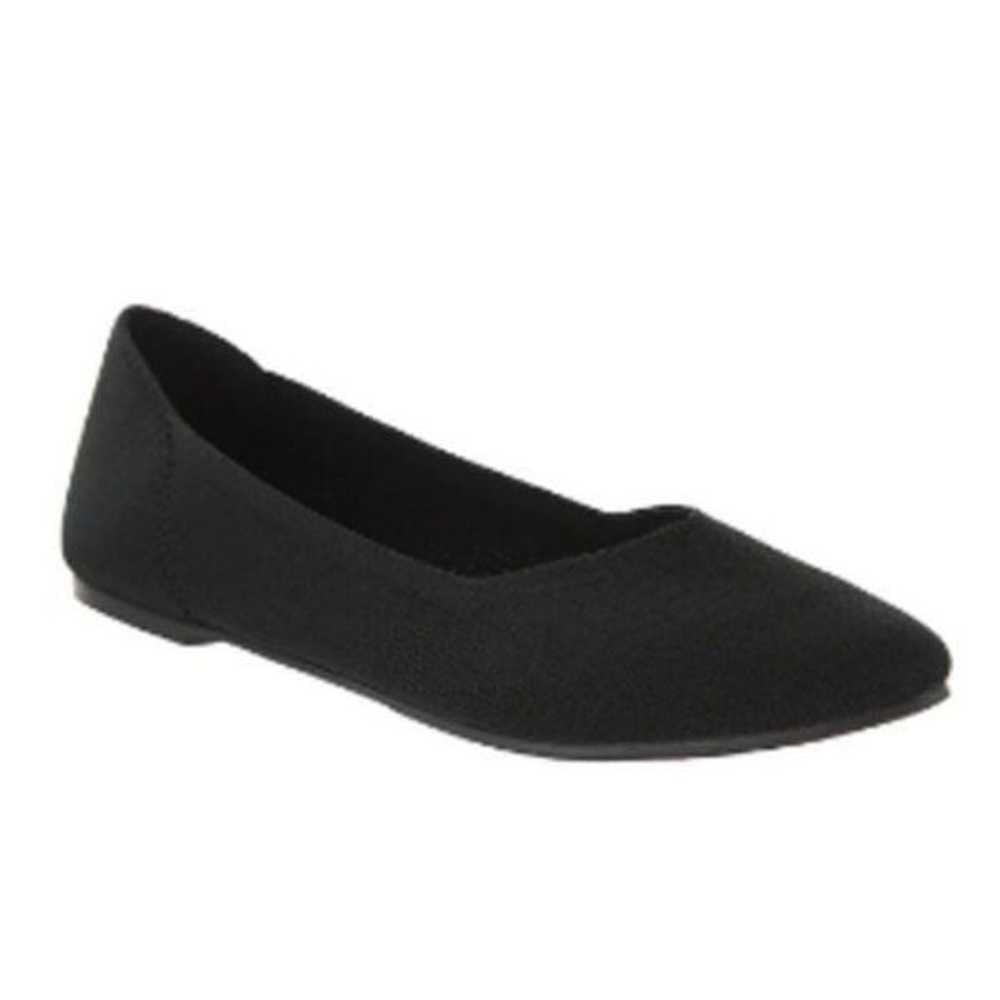 Mia Kerri Black Flats Pointed Toe Size 7  NWOT - image 3