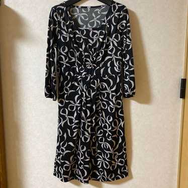 Knee-length wrap dress with ribbon pattern, jersey