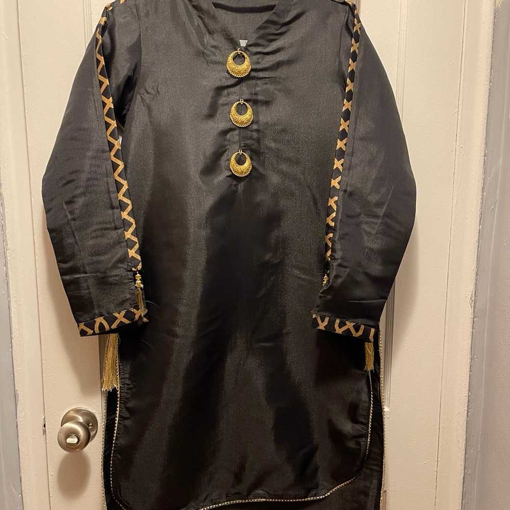 Pakistani Ladies Shalwar Kameez - image 1