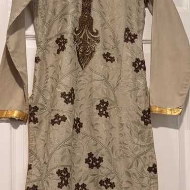 Pakistani shalwar kameez - image 1