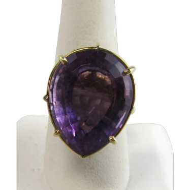 18 Karat Yellow Gold Pear Shaped Amethyst