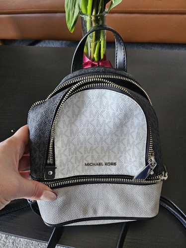 新作 MICHAEL KORS Rhea Mini Logo Backpack リュックサック Rhea Mini Logo Backpack | Michael Kors [US]