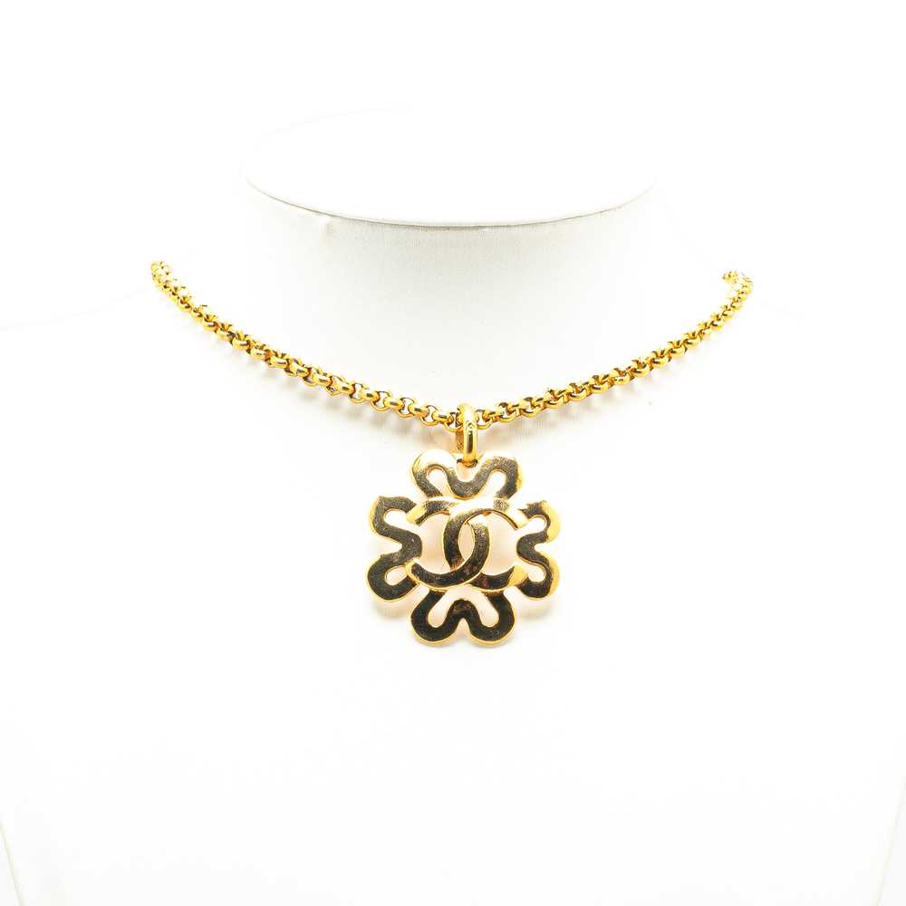Gold Chanel Gold Plated CC Flower Pendant Necklace - image 4