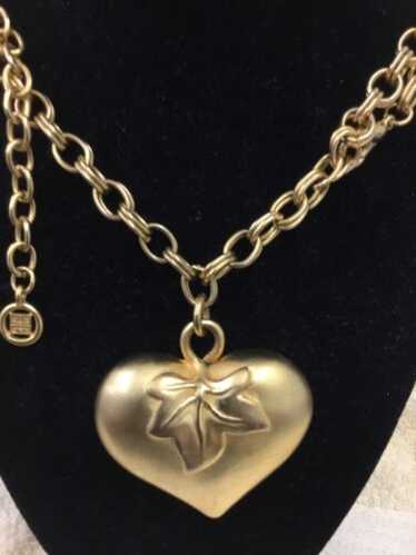 【Givenchy】Gold-Tone Stone Heart Pendant Necklace, GIVENCHY Heart Light Stone Necklace Accessories Gold Tone