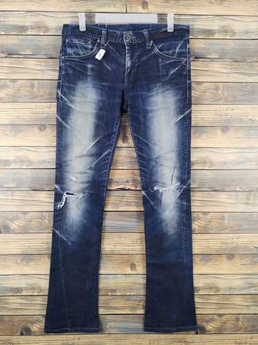 Distressed denim × tornado - Gem